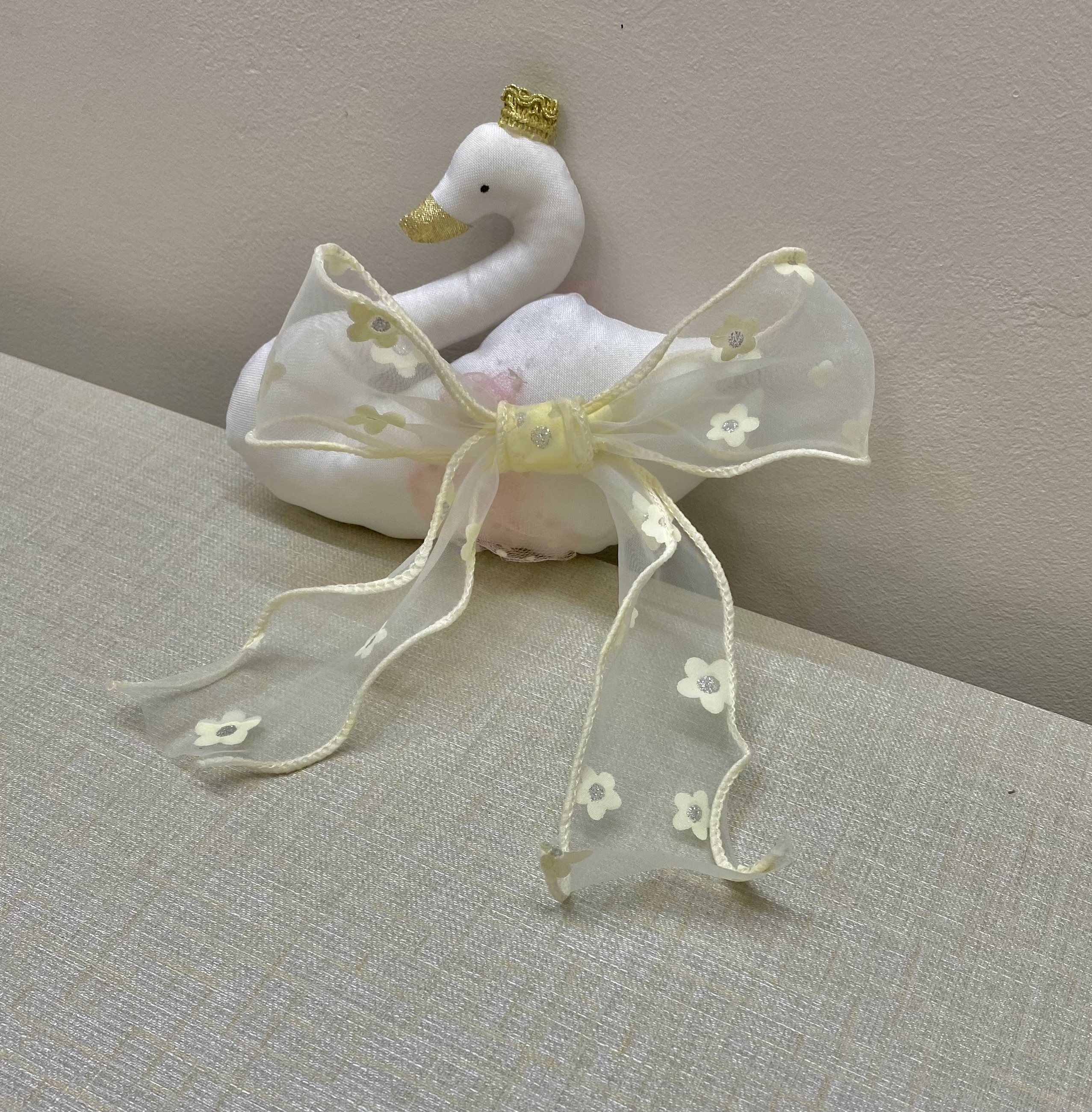 پاپیون دنباله دار حریر گلدار